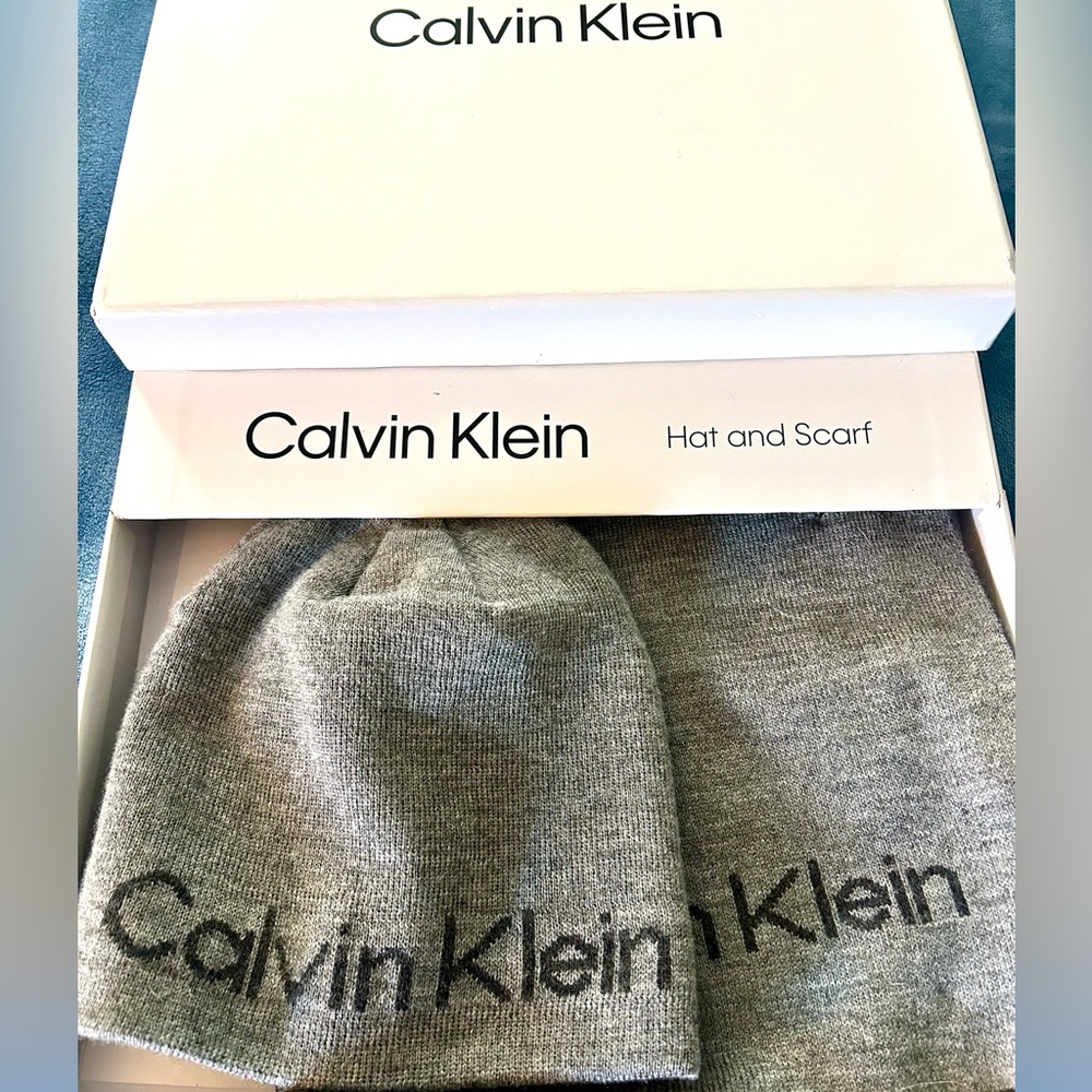 🧣 Calvin Klein Hat & Scarf Set – New in Box 🧢